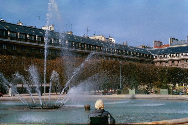 Paryu017c 11.10.96 Pl.Vendome - Palais Royal - 13 - Palac Krolewski.jpg
